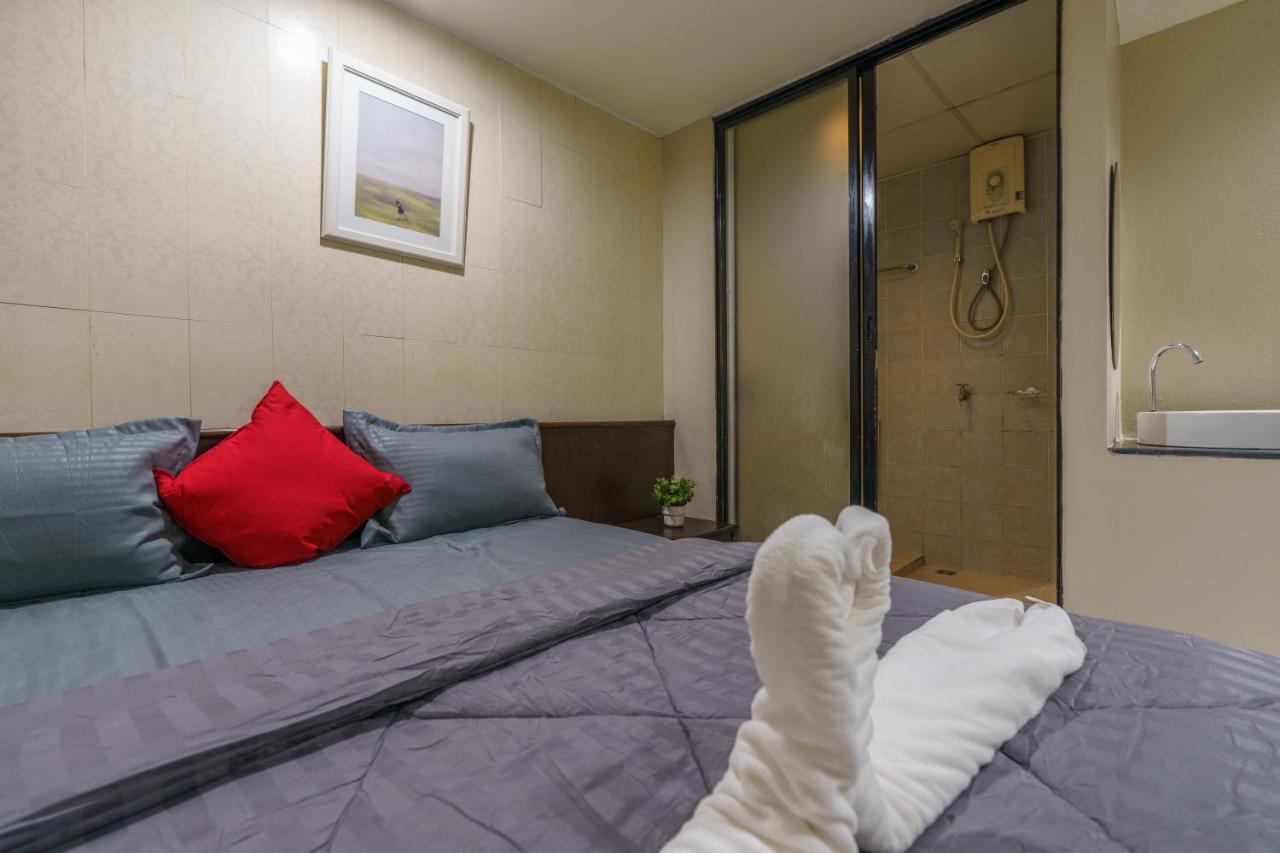 Cheqinn Bed Sukhumvit 4 Nana Plaza Бангкок Экстерьер фото