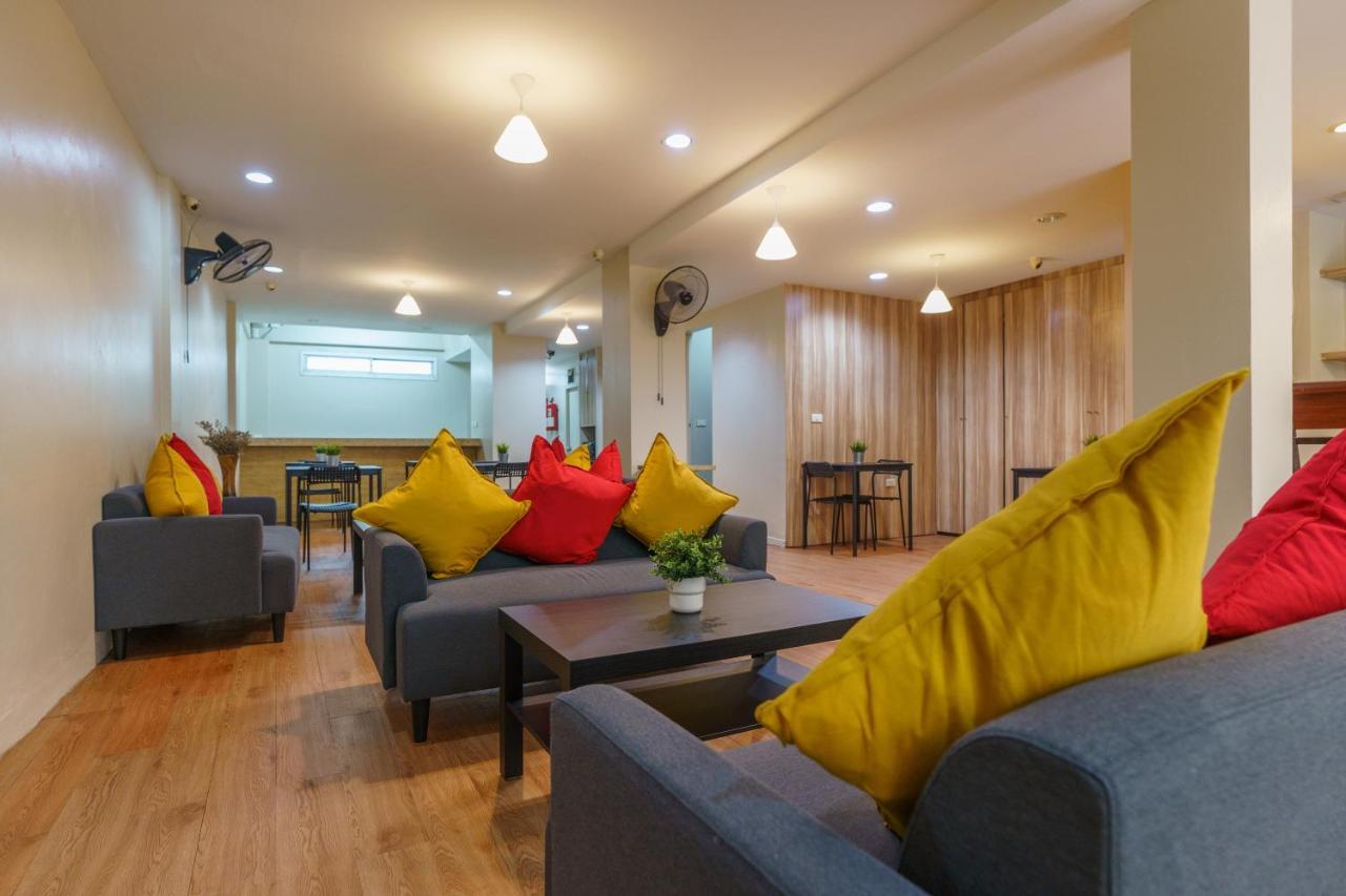 Cheqinn Bed Sukhumvit 4 Nana Plaza Бангкок Экстерьер фото