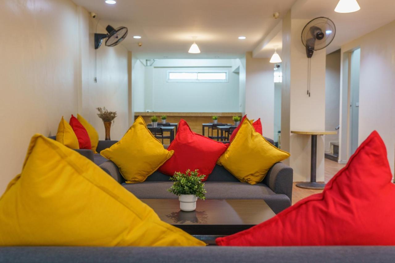 Cheqinn Bed Sukhumvit 4 Nana Plaza Бангкок Экстерьер фото