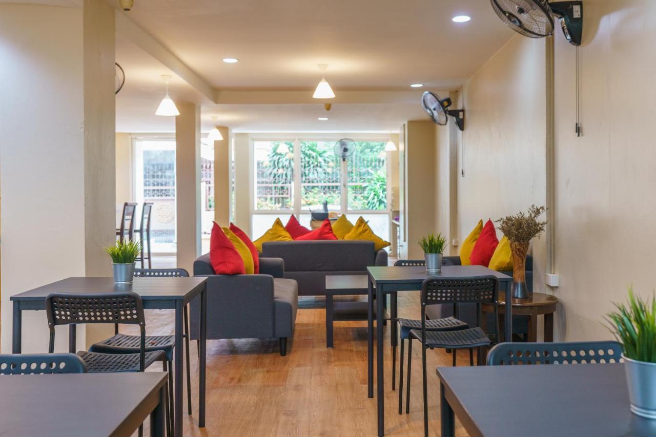 Cheqinn Bed Sukhumvit 4 Nana Plaza Бангкок Экстерьер фото